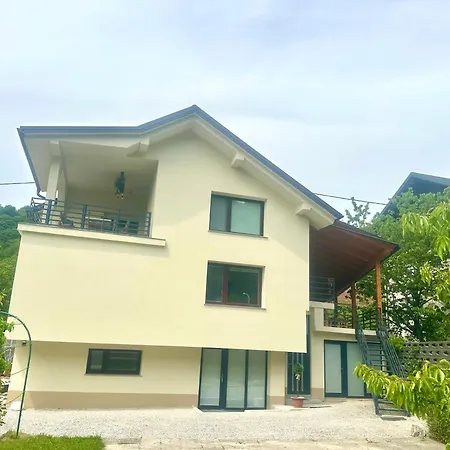 Sunny Apartment With A Big Terrace * Любляна